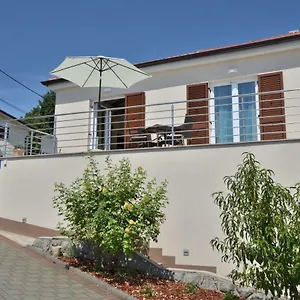 Golden Hour Apartment Jurdani